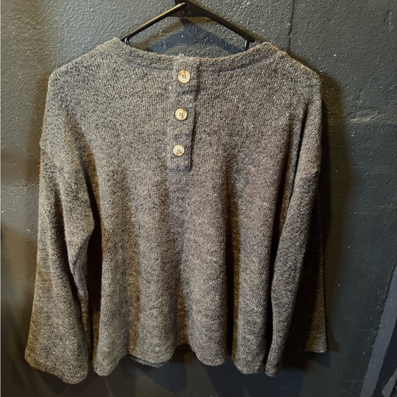 Women’s Blu Pepper Cozy Life Gray V-Neck Sweater - Picture 3 of 4